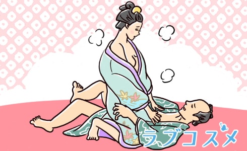 騎乗位で膝を曲げる男