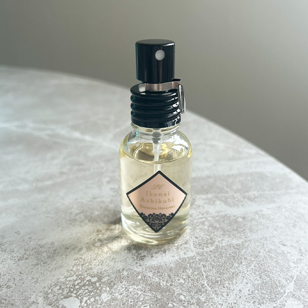 『ストッキング用香水 イケナイアシクビ 透明な花園